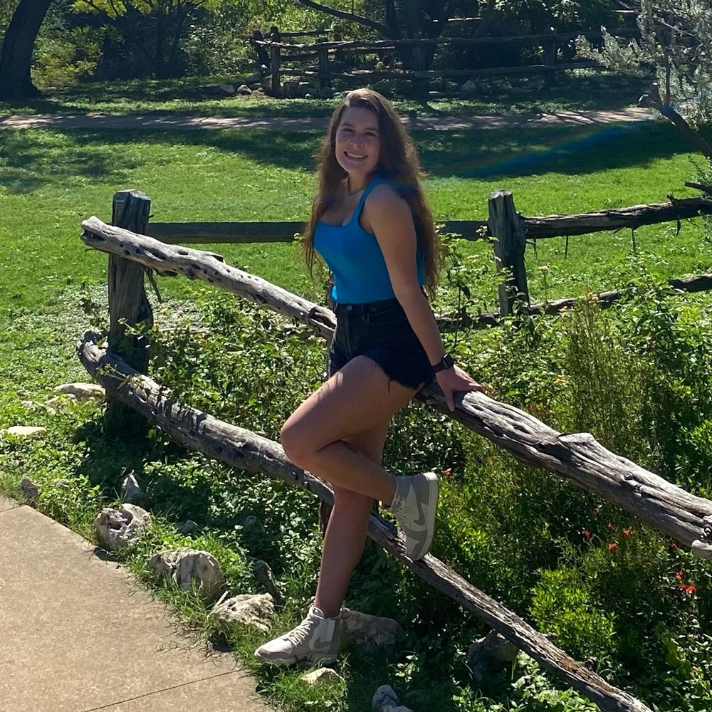 Meet Your Posher, Kayla